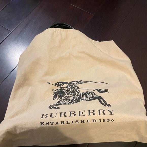 Original Burberry bag (used around 5 times) - Picture 1 of 5
